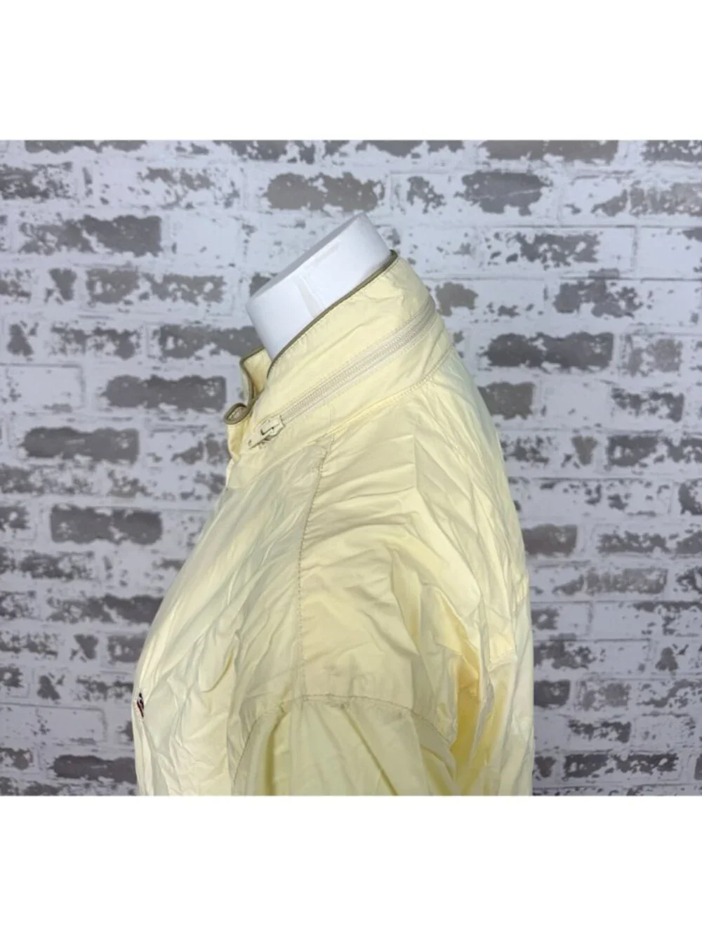 Quiksilver yellow Full-Zip Lightweight Windbreaker Jacket - Men's Size M